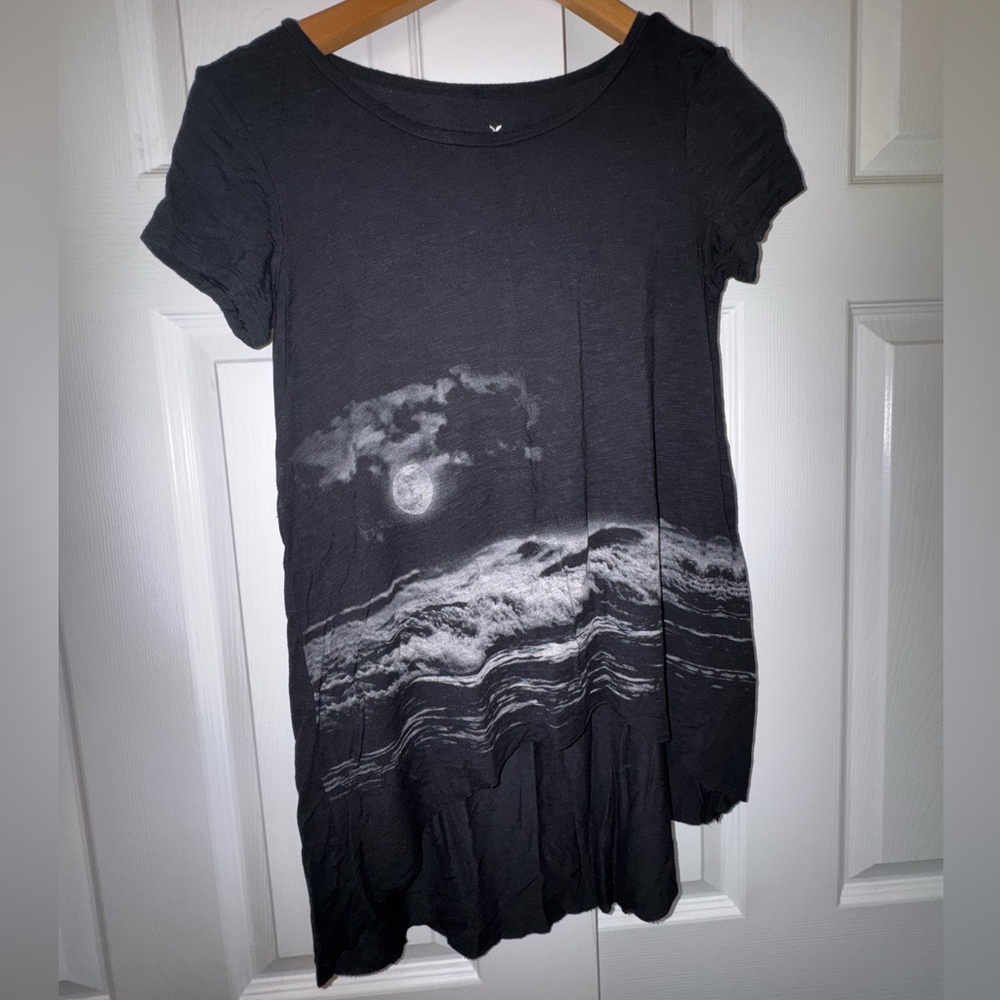 American Eagle Outfitters Black and White Graphic Tee